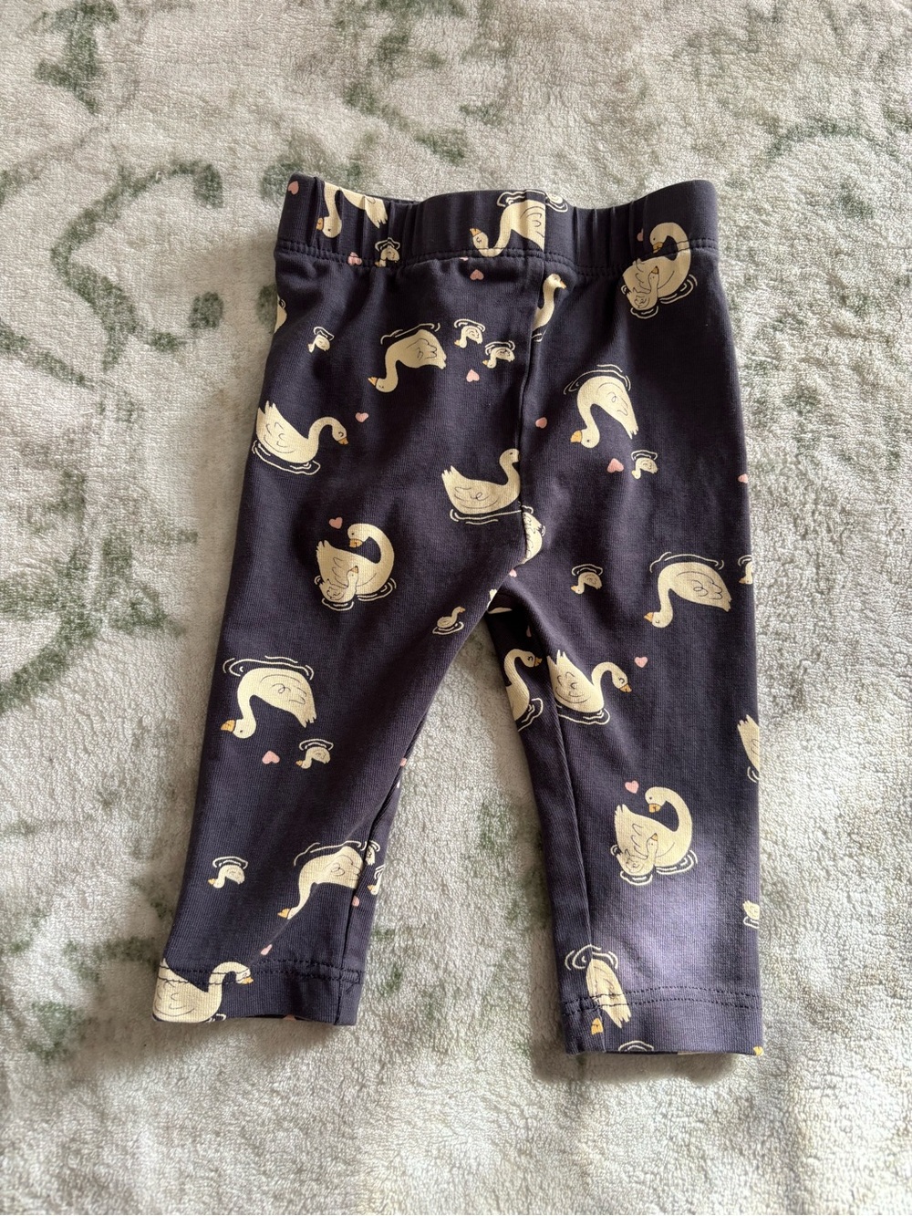 Joe Fresh Black Leggings with Cream Swan and Pink Heart Print